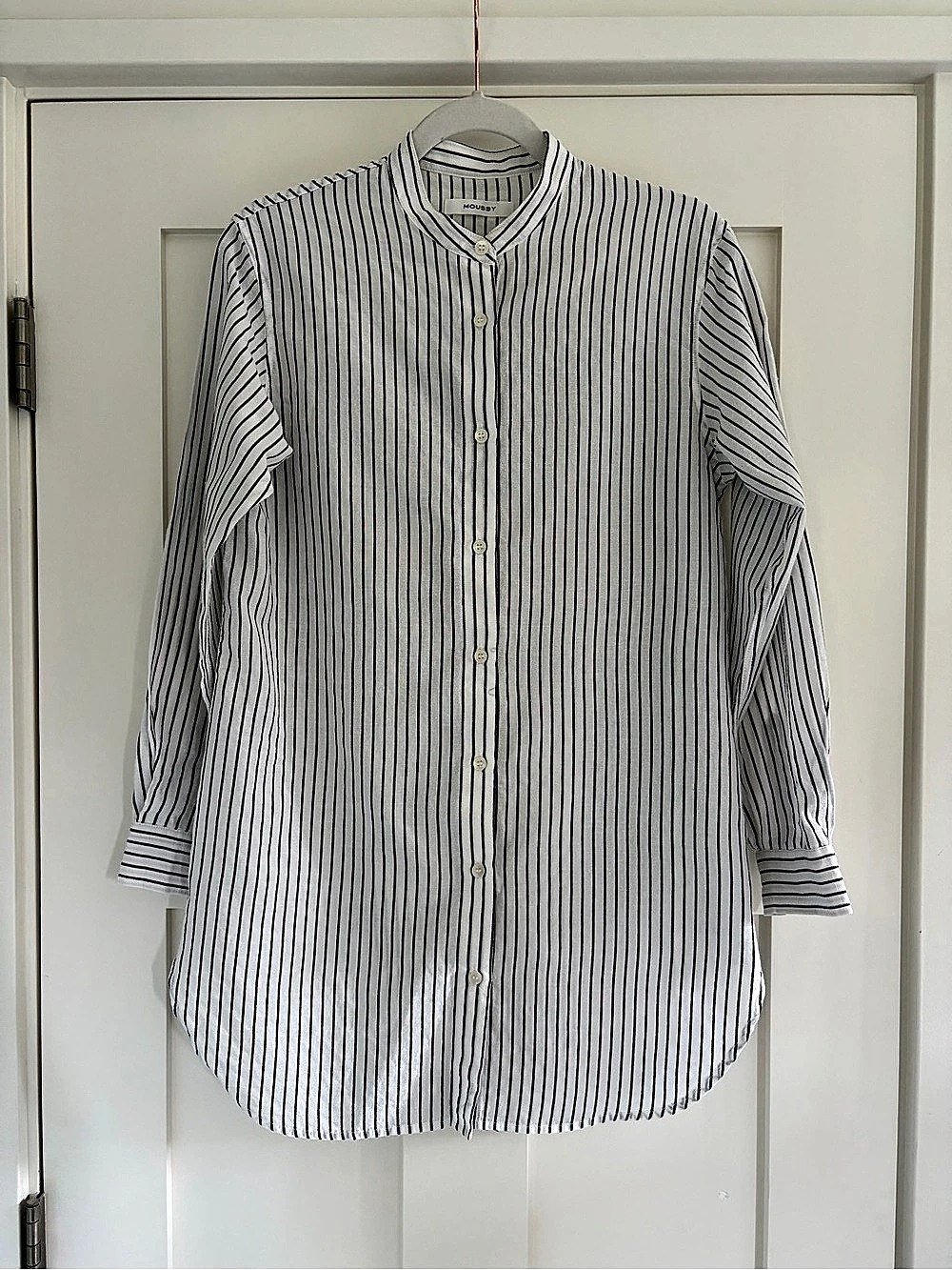 MOUSSY Striped Collarless Button-Up Shirt | White Grey Pinstripe Long Sleeve - Picture 2 of 8